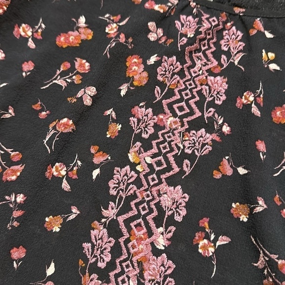 Rewind Size Large Babydoll Blouse Black with Floral Accents - Picture 2 of 5